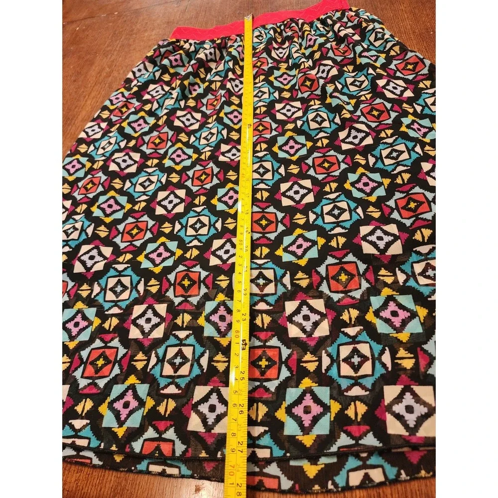Lularoe Women Lola Black Geometric Skirt Red‎ Waist Band Pull On Small